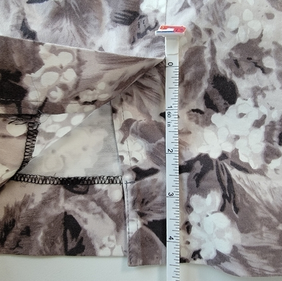 Talbots Grey Toned Floral Skirt Size 18W - Picture 6 of 8
